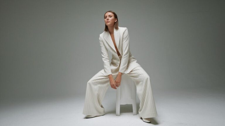 7 Minimalist Personal Style Ideas For Radiance