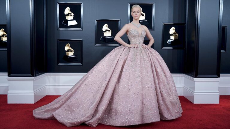 Grammy Awards Fashion: Radiant Red Carpet Style